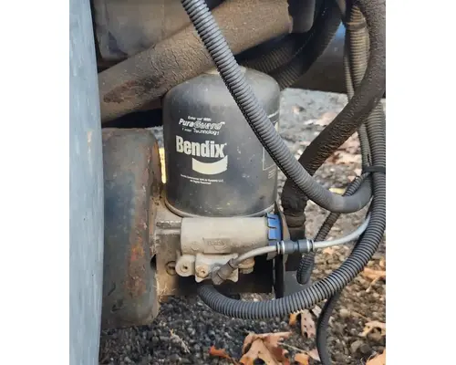 Freightliner Cascadia 113 Air Drier