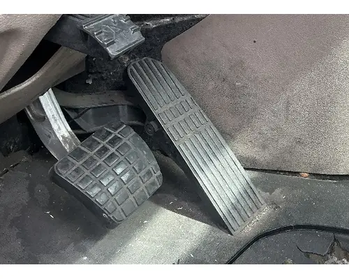 Brake / Clutch Pedal Box FREIGHTLINER Cascadia 113 Geco - Fresno