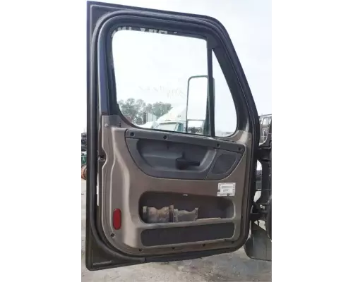 Freightliner Cascadia 113 Cab