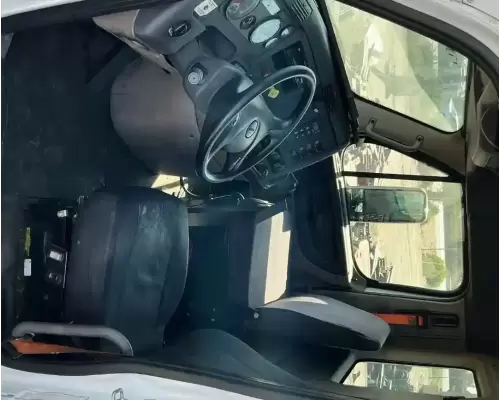 Freightliner Cascadia 113 Cab
