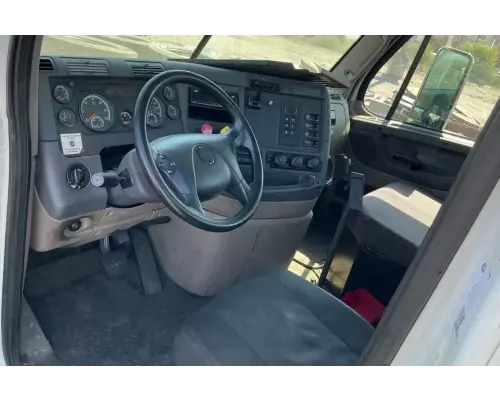 Freightliner Cascadia 113 Cab