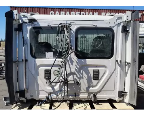 Freightliner Cascadia 113 Cab