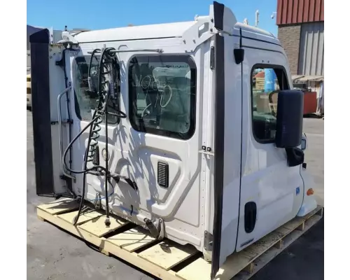 Freightliner Cascadia 113 Cab