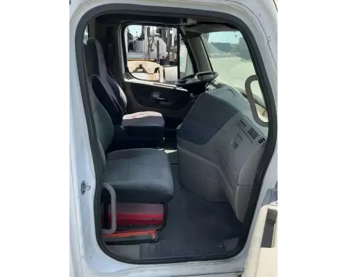 Freightliner Cascadia 113 Cab