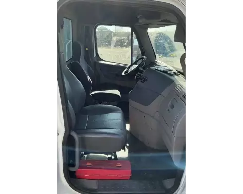 Freightliner Cascadia 113 Cab