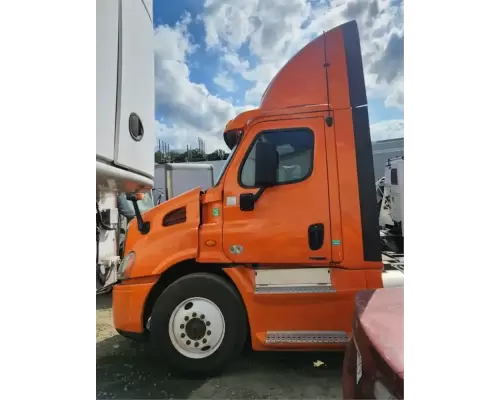 Freightliner Cascadia 113 Cab