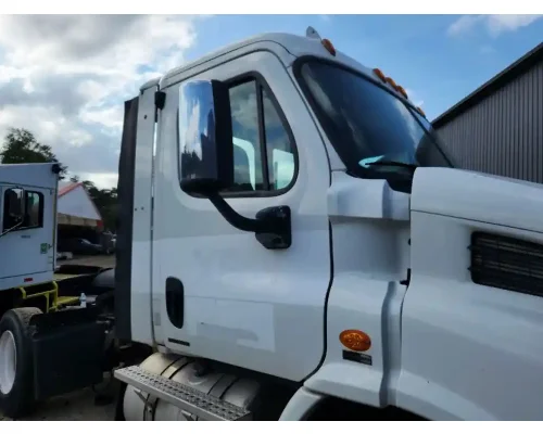 Freightliner Cascadia 113 Cab