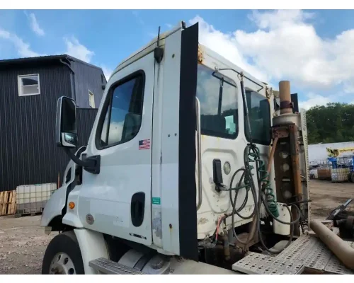 Freightliner Cascadia 113 Cab