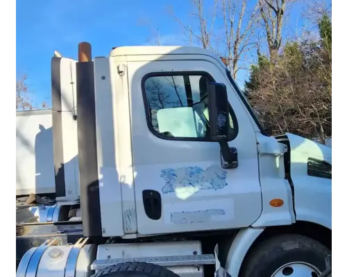 Freightliner Cascadia 113 Cab