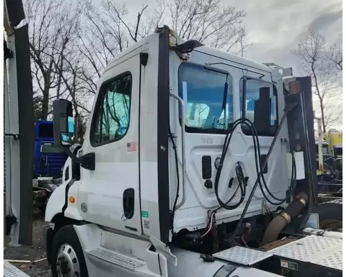 Freightliner Cascadia 113 Cab