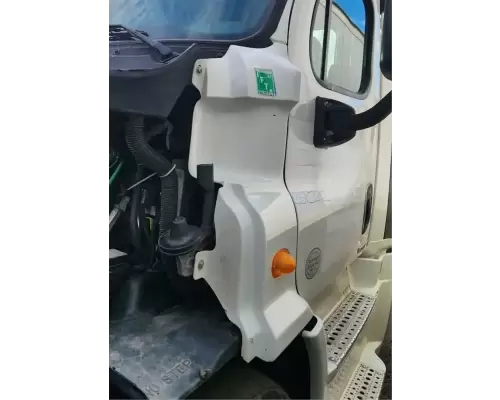 Freightliner Cascadia 113 Cowl