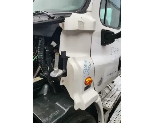 Freightliner Cascadia 113 Cowl