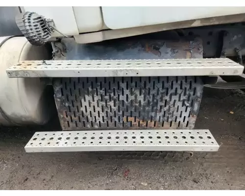 Freightliner Cascadia 113 DPF (Diesel Particulate Filter)