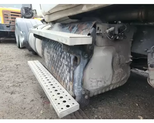 Freightliner Cascadia 113 DPF (Diesel Particulate Filter)