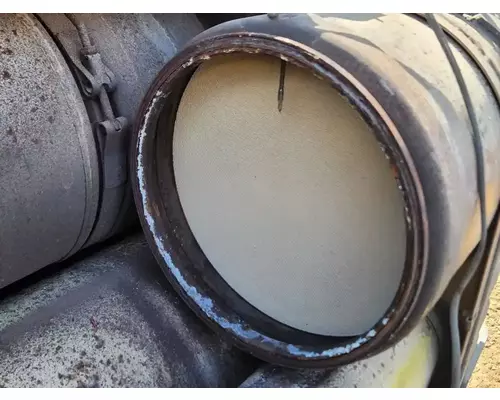 Freightliner Cascadia 113 DPF (Diesel Particulate Filter)