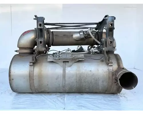 Freightliner Cascadia 113 DPF (Diesel Particulate Filter)