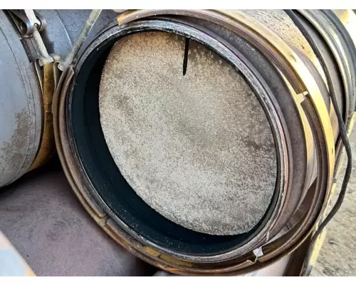 Freightliner Cascadia 113 DPF (Diesel Particulate Filter)