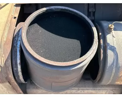 Freightliner Cascadia 113 DPF (Diesel Particulate Filter)