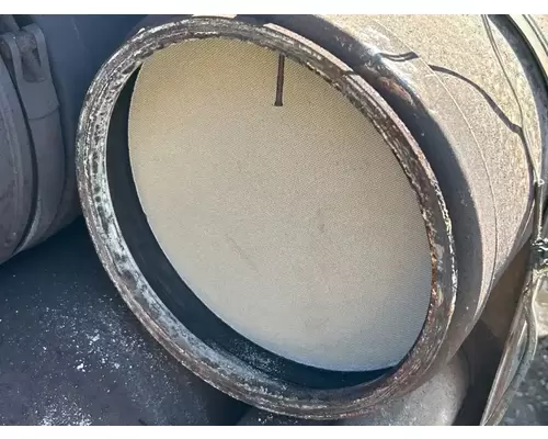 Freightliner Cascadia 113 DPF (Diesel Particulate Filter)