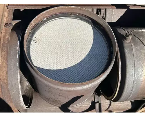 Freightliner Cascadia 113 DPF (Diesel Particulate Filter)