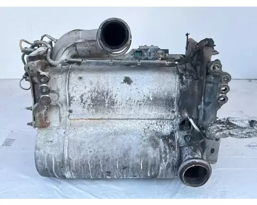 Freightliner Cascadia 113 DPF (Diesel Particulate Filter)