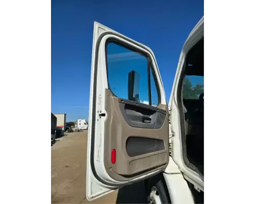 Freightliner Cascadia 113 Door Assembly, Front