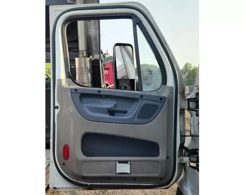 Freightliner Cascadia 113 Door Assembly, Front