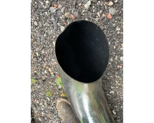 Freightliner Cascadia 113 Exhaust Pipe