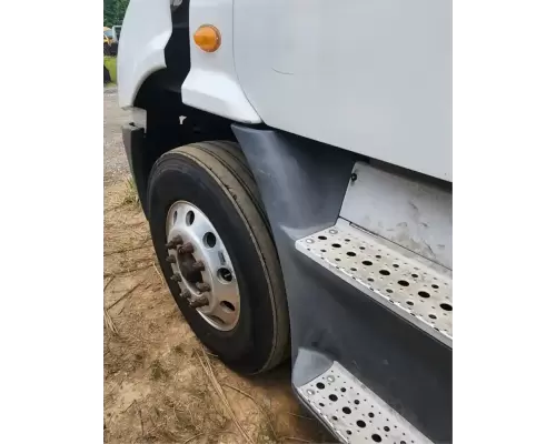 Freightliner Cascadia 113 Fender Extension