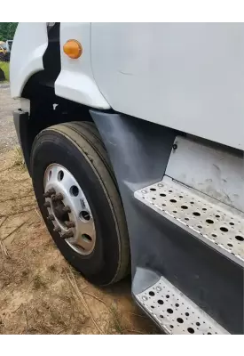 Freightliner Cascadia 113 Fender Extension