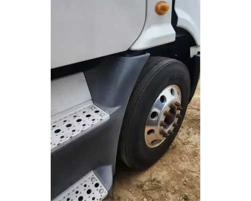 Freightliner Cascadia 113 Fender Extension