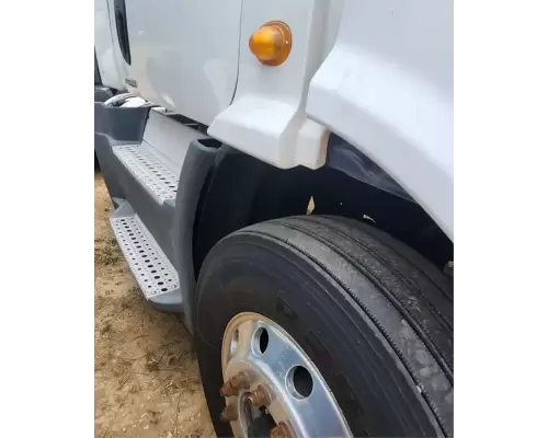 Freightliner Cascadia 113 Fender Extension