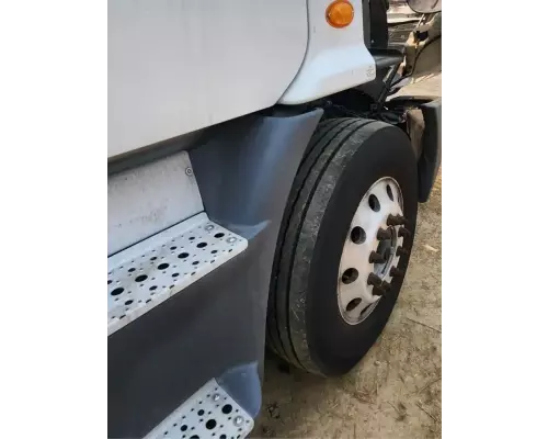 Freightliner Cascadia 113 Fender Extension