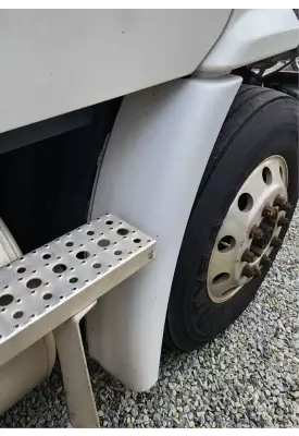 Freightliner Cascadia 113 Fender Extension