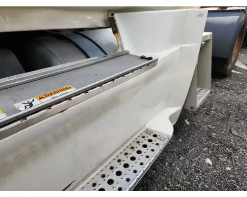 Freightliner Cascadia 113 Fuel Tank