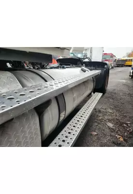Freightliner Cascadia 113 Fuel Tank
