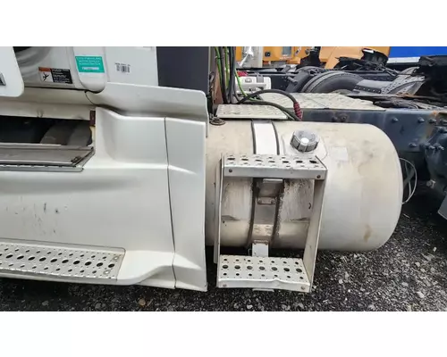 Freightliner Cascadia 113 Fuel Tank