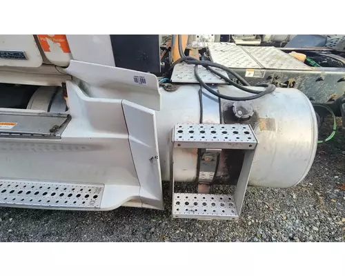 Freightliner Cascadia 113 Fuel Tank