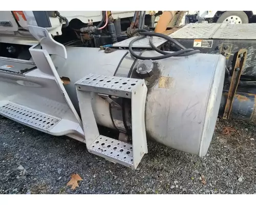 Freightliner Cascadia 113 Fuel Tank