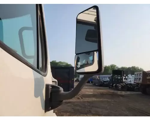 Freightliner Cascadia 113 Mirror (Side View)