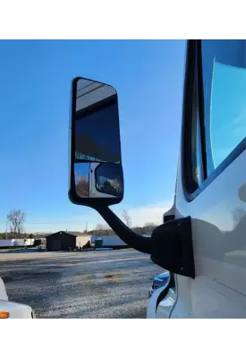 Freightliner Cascadia 113 Mirror (Side View)