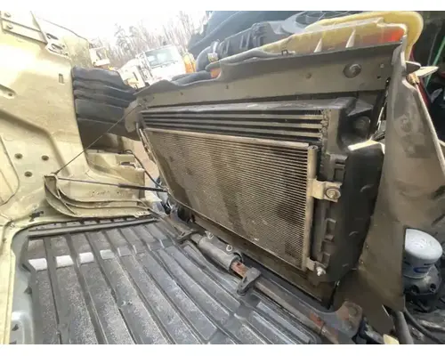 Freightliner Cascadia 113 Radiator