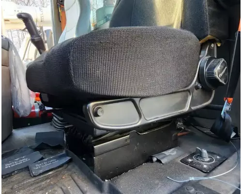 Freightliner Cascadia 113 Seat, Front