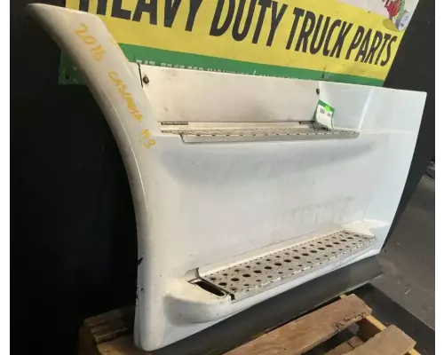 Freightliner Cascadia 113 Side Fairing