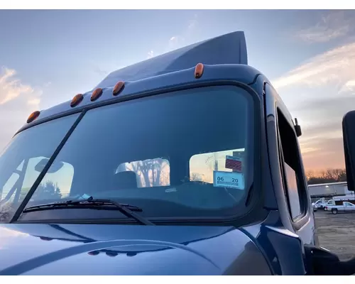 Windshield Glass Freightliner Cascadia 113 Complete Recycling