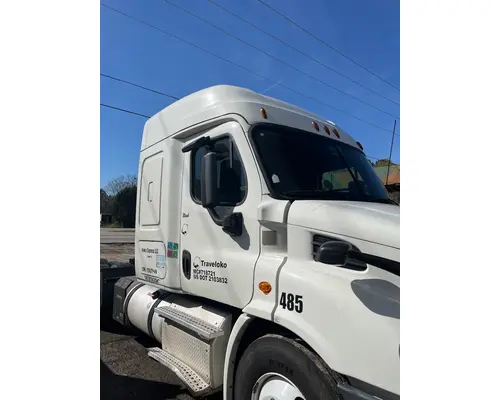 Cab FREIGHTLINER CASCADIA 113BBC B &amp; W  Truck Center