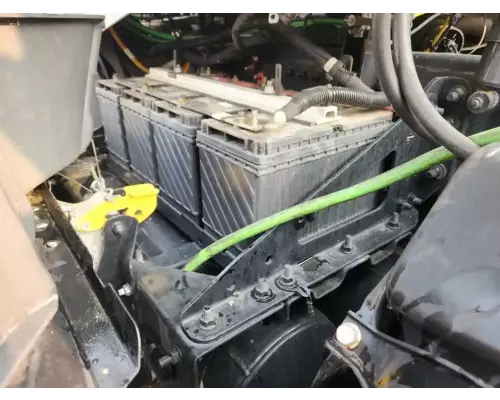 Freightliner Cascadia 116 Day Cab Battery Box