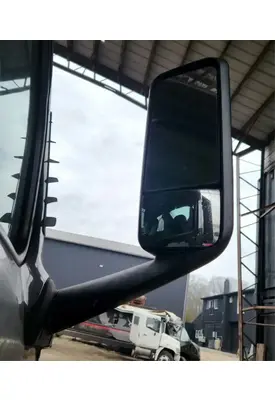 Freightliner Cascadia 116 Day Cab Mirror (Side View)