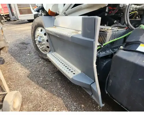Freightliner Cascadia 116 Day Cab Side Fairing