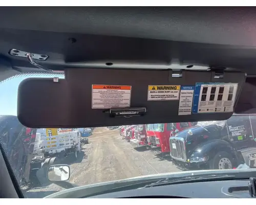 Freightliner Cascadia 116 Day Cab Sun Visor (External)